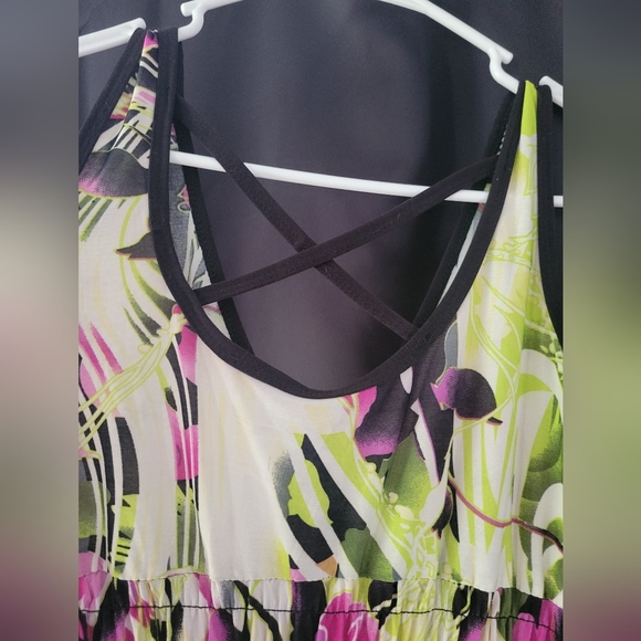 Floral dress - Picture 3 of 6